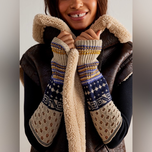 Free People Cozy Craft Cuff Top Black Combo NWT XS - Picture 1 of 5